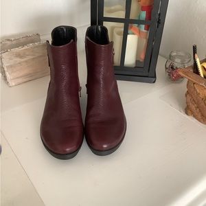 ECCO like new wedge boots 40/9M
